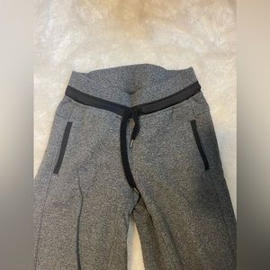Lululemon size 6 sweatpants